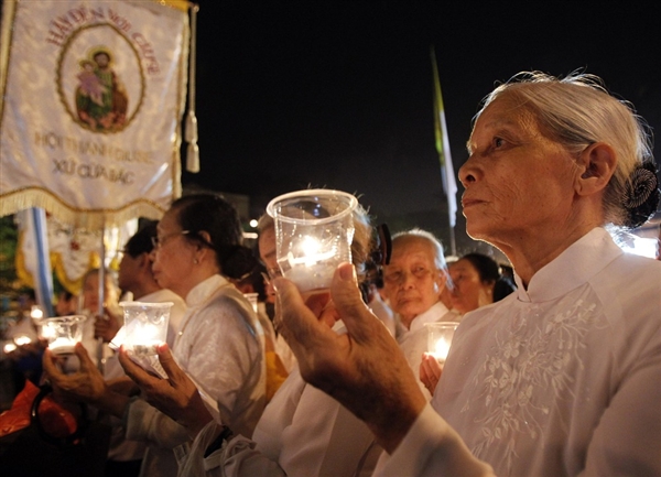 Hanoi 130602-holyhour-bcol-3p.photoblog600